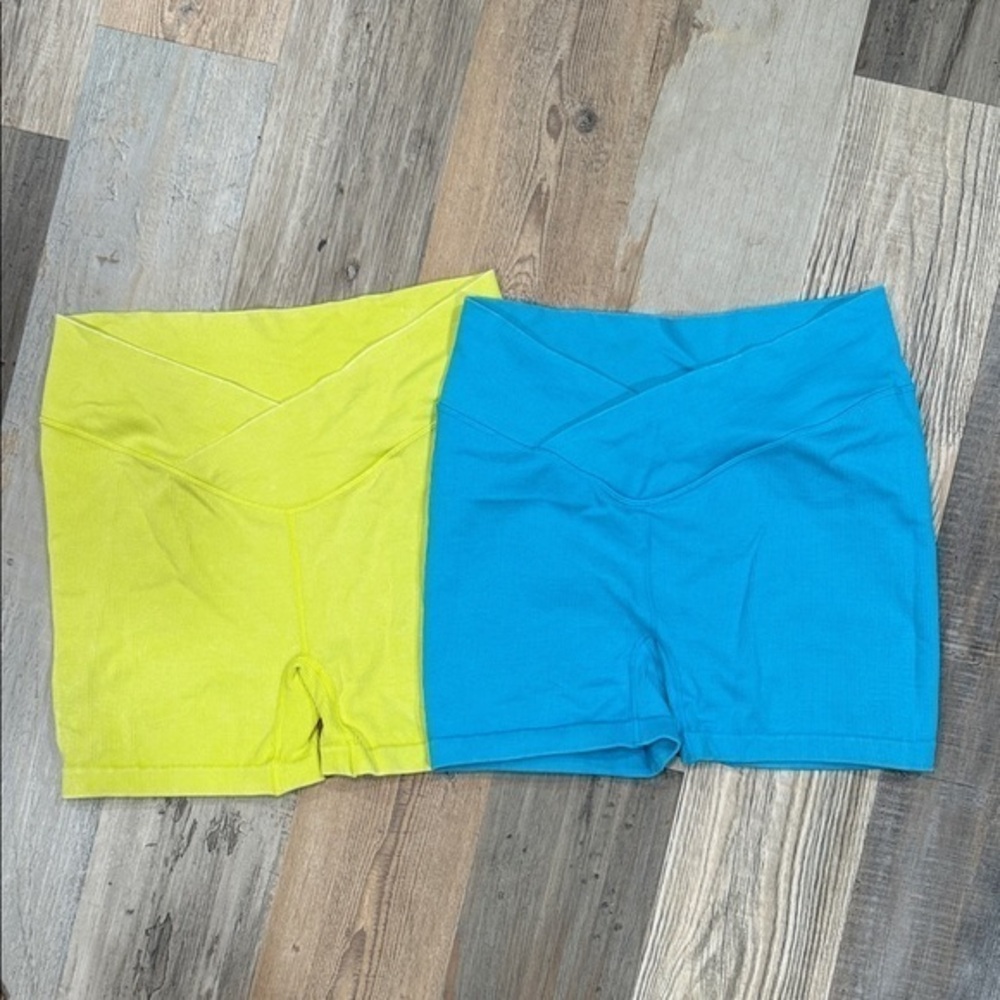 JoyLab Women's Vibrant Blue and Yellow Bike Shorts
